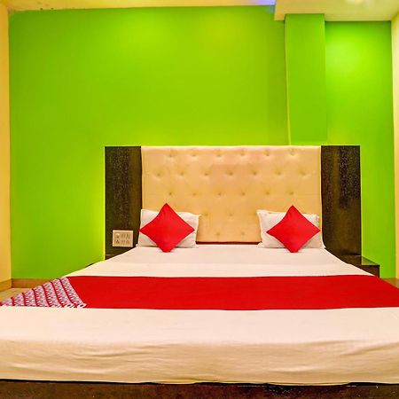 Oyo Flagship Hotel Samruddhi Lodge Nirmal  Zewnętrze zdjęcie
