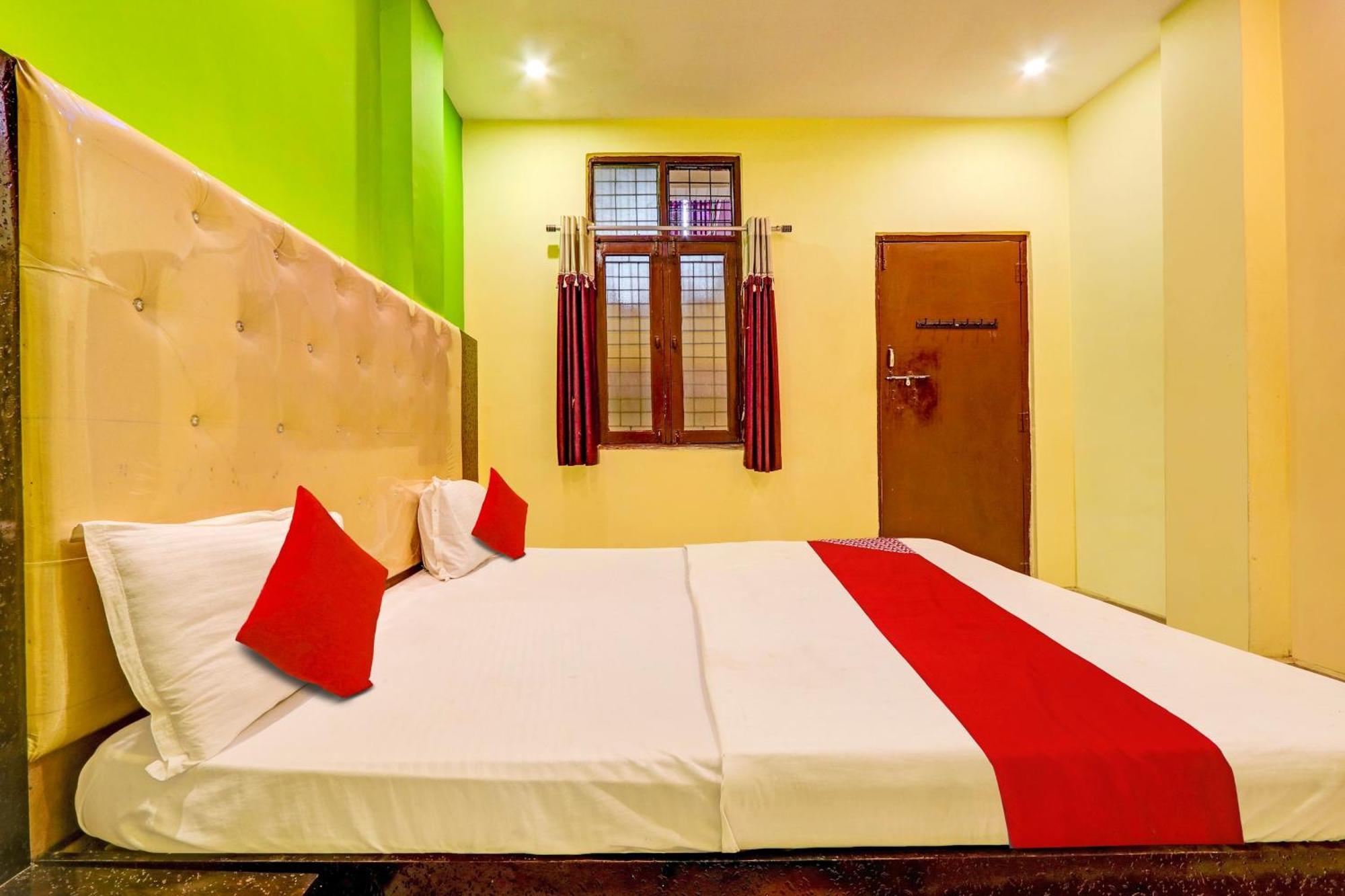 Oyo Flagship Hotel Samruddhi Lodge Nirmal  Zewnętrze zdjęcie