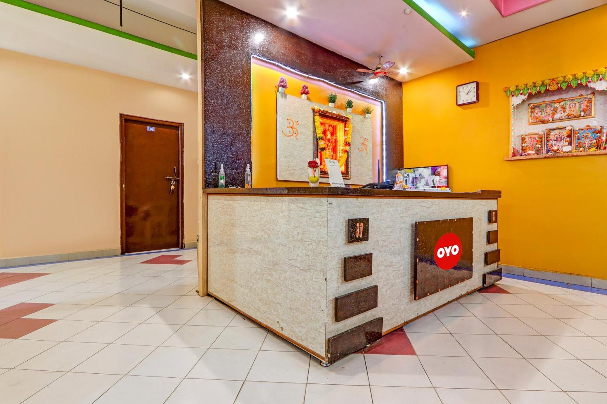 Oyo Flagship Hotel Samruddhi Lodge Nirmal  Zewnętrze zdjęcie